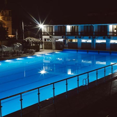 Dem Hotel Sukhumi Exterior photo