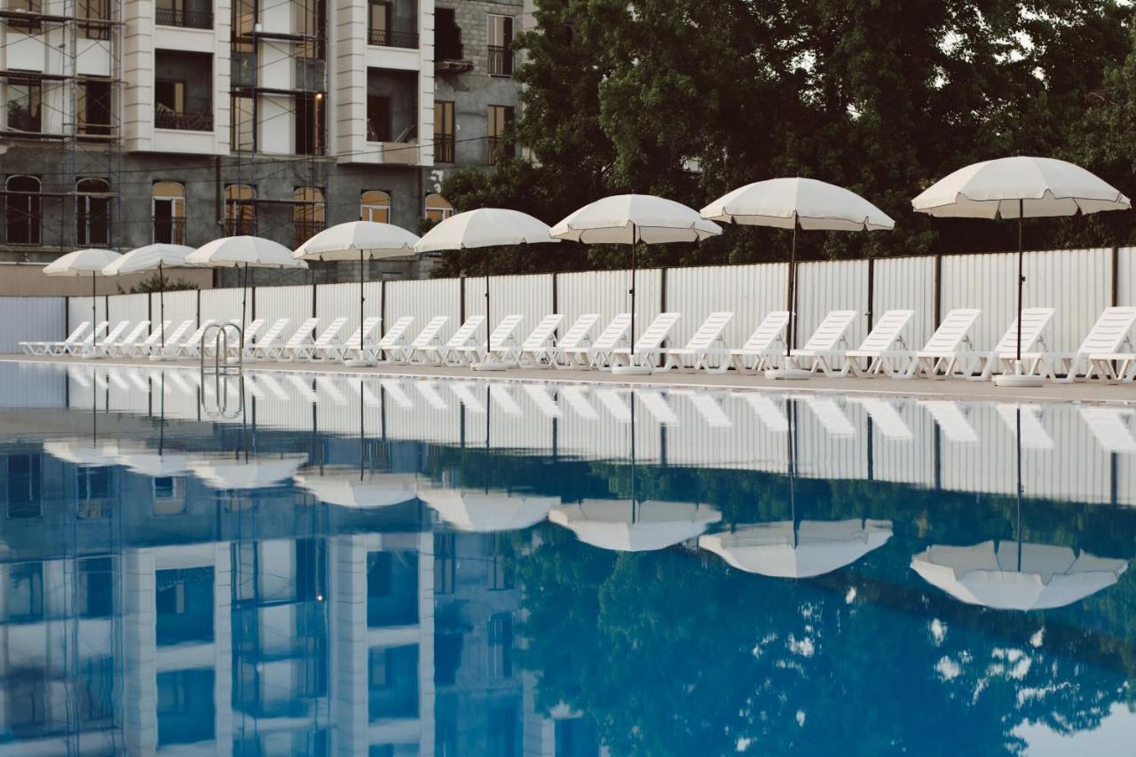 Dem Hotel Sukhumi Exterior photo