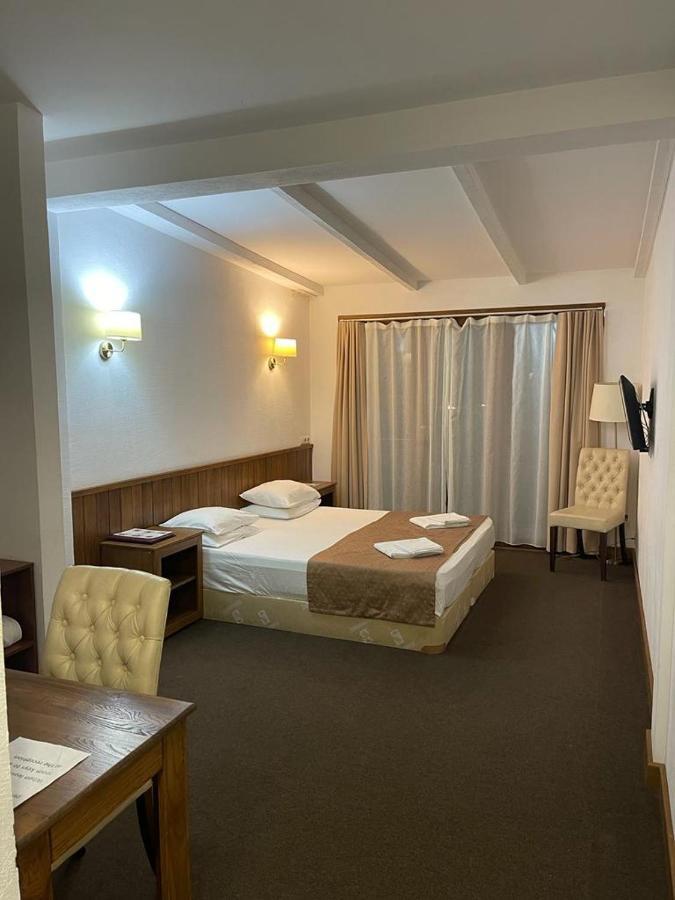 Dem Hotel Sukhumi Exterior photo