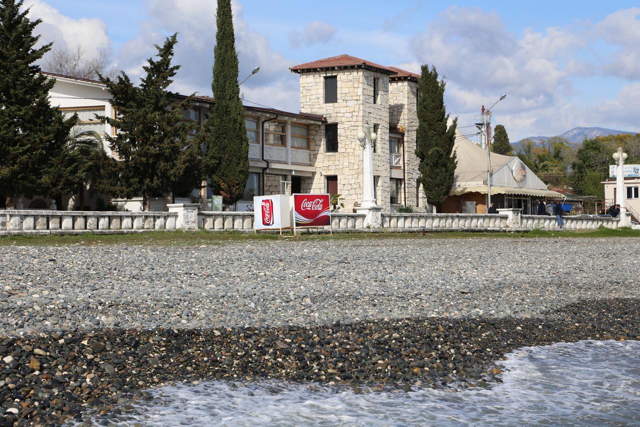 Dem Hotel Sukhumi Exterior photo